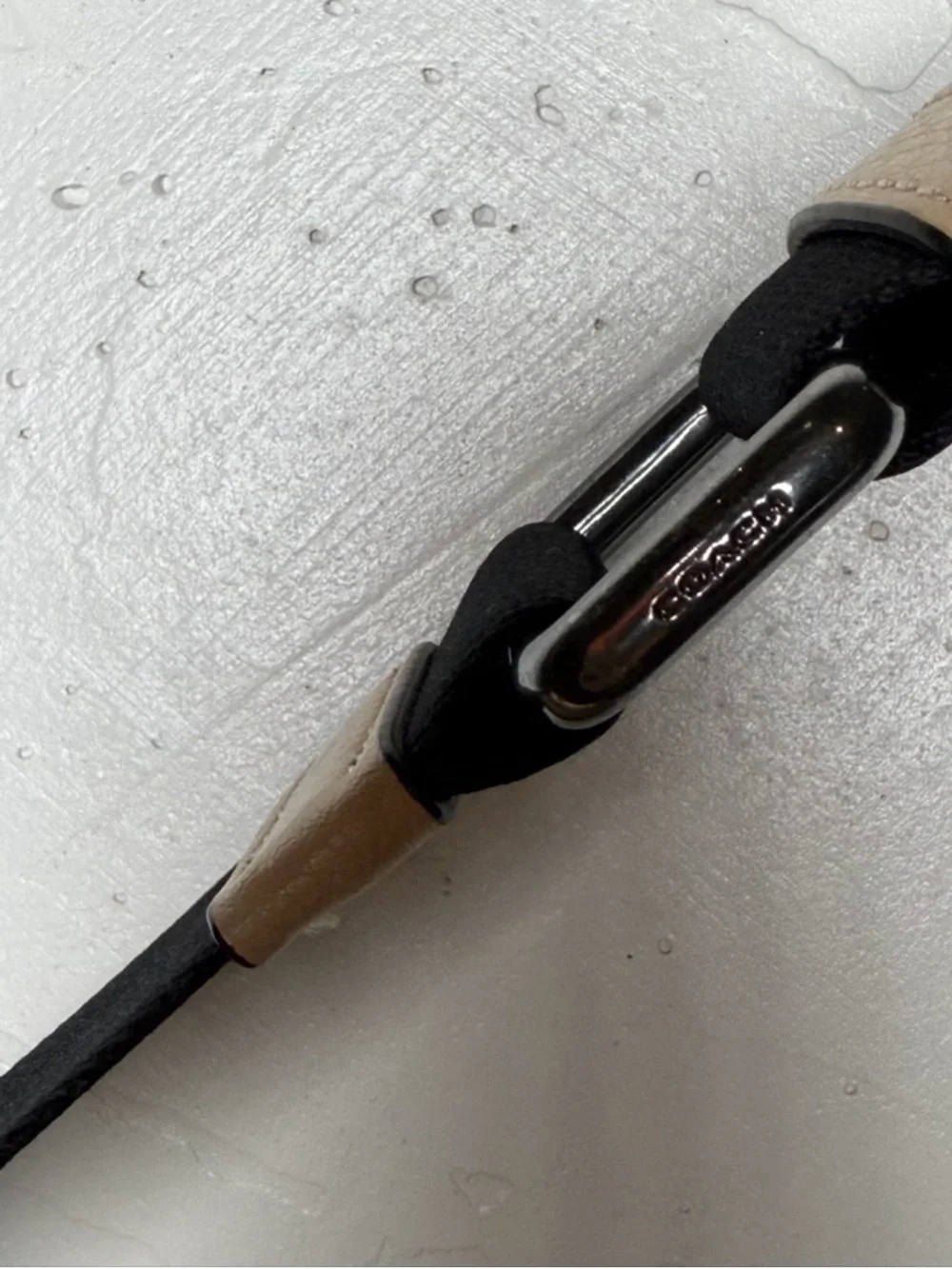 Coach refined pebble